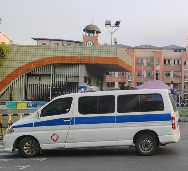 蚌埠救护车出租护送骨折病人一公里多少钱